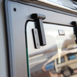 Toyota Land Cruiser 76 Gullwing Window / Right Hand Side Glass - Afbeelding 6